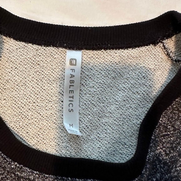 Fabletics sweater - Picture 3 of 3